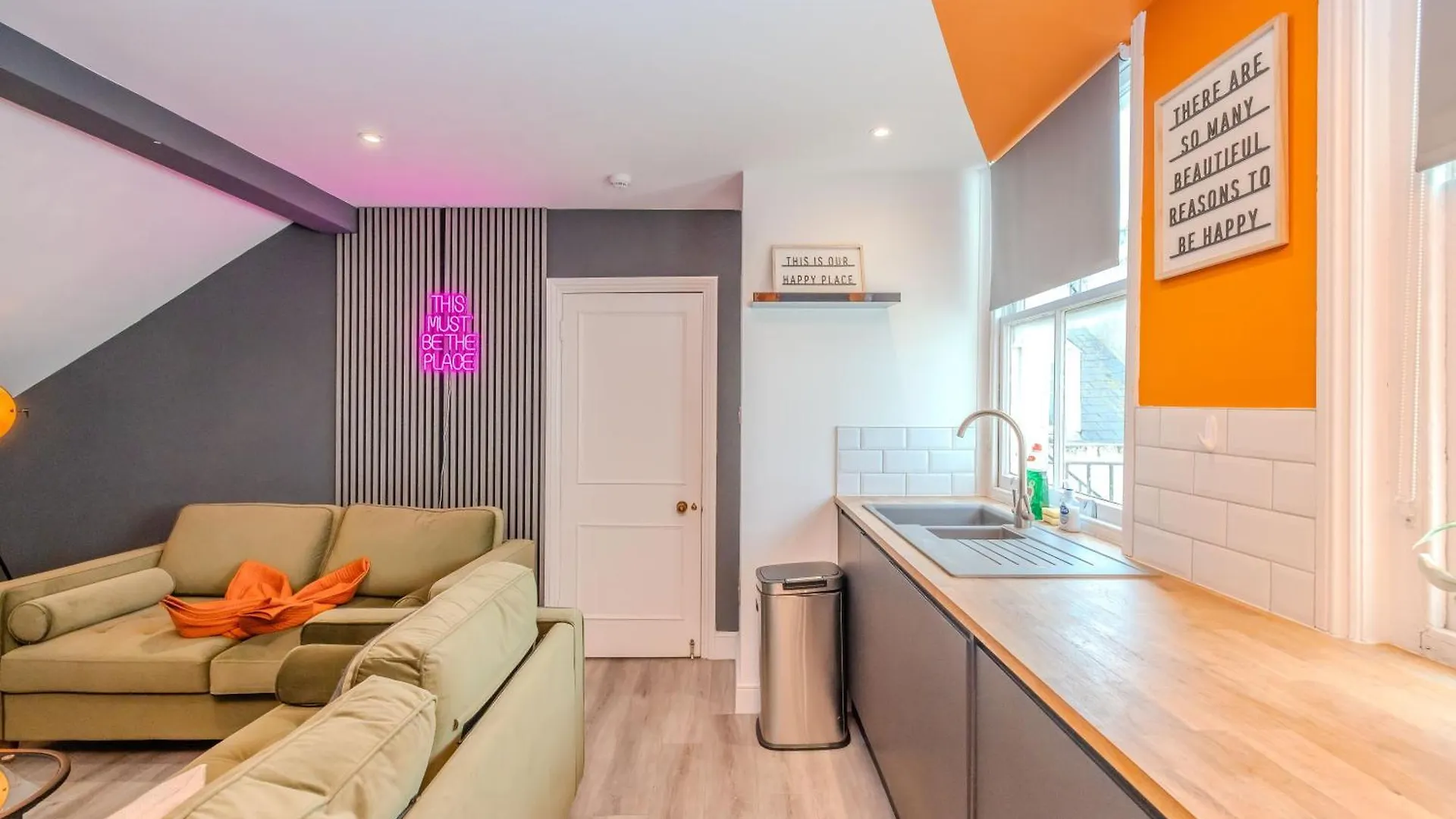 Elegant City Stay L 2-Bedroom Flat L Free Parking Provided Hove 0*,
